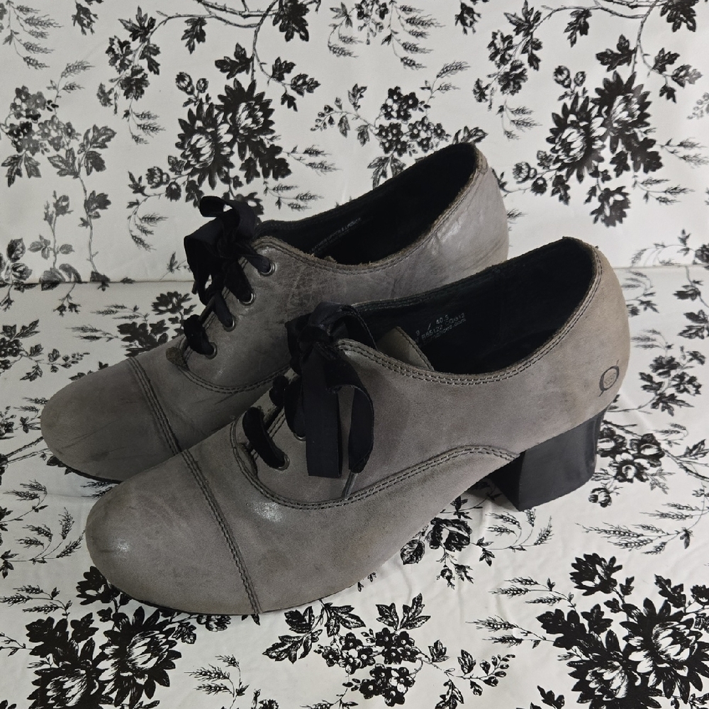 Gray Women's Lace-Up B154